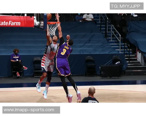 克林根表现出色零失误零罚球高效砍下18分11篮板展现强硬拼搏精神