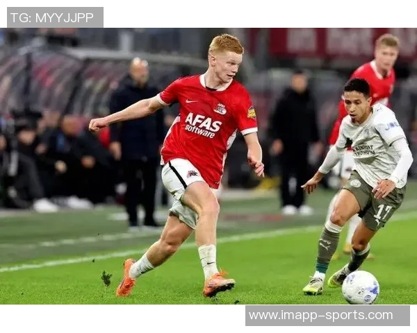 巴萨瞄准19岁荷兰中场新星斯米特本赛季表现出色出场26次打进2球