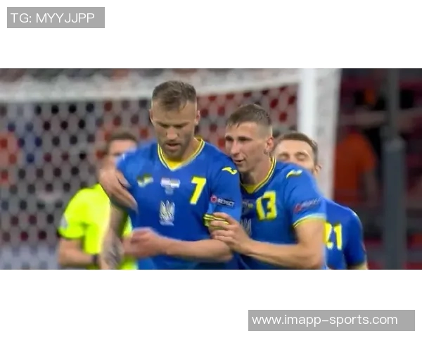 多特蒙德关注荷兰中场昆滕廷伯格罗斯续约前景不明