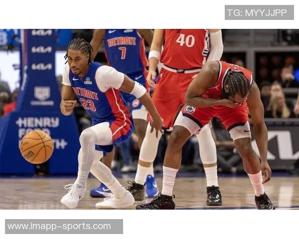 哈登与莱昂纳德下半场表现低迷合计仅得10分不敌角色球员科比布朗