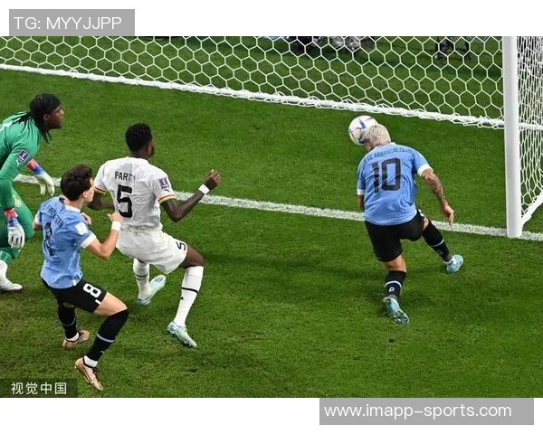 神奇扑救！王大雷在第18分钟成功挡住叶楚贵的近距离头球射门