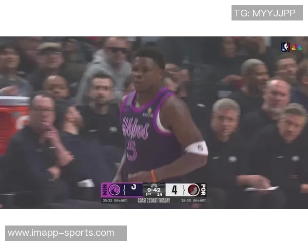 爱德华兹轻松发挥10投5中贡献14分4篮板2助攻2抢断1盖帽展现全能表现 爱德华兹轻松发挥10投5中贡献14分4篮板2助攻2抢断1盖帽展现全能表现